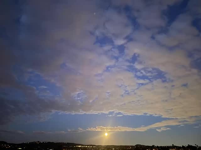 Good morning, full moon. May your gentle light bless all living beings on Earth.✨