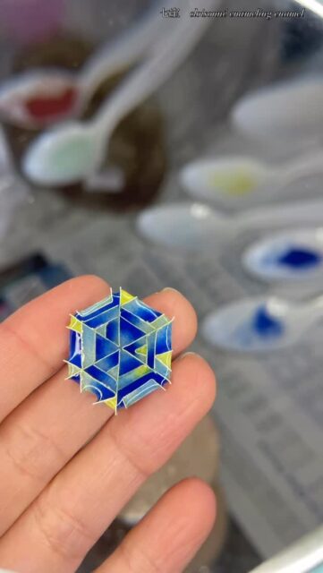 Another small gem with Japanese enamels.😊

#enamel #cloisonne #七宝