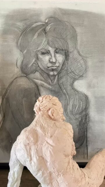 もう一度ベーシックスキルを磨く事にしました。Nikita YoungのWatercolorクラス。楽しみです。30年以上前の、わたしの旧姓が書かれた水彩絵の具。なんとまだ使える色もあります🤭　そして、Nikkiがちょうどカレッジで人物彫刻も教えていると知り、そちらにも参加するつもりです。こちらは10年以上前にNikkiとカレッジのクラスで出会い、彼女のアドバイスで作った彫刻作品。当時はNikkiとはクラスメイトでした。また彼女から学べて、インスピレーションを貰えるのが嬉しい☺️

I’ve decided to go back to basics and polish my skills by taking Nikita Young’s watercolor class. I’m so excited! I even dug out my old watercolors from over 30 years ago—they still have my maiden name on them. Believe it or not, most of the colors are still usable! 🤭
I also found out that Nikki is teaching figure sculpture at the college, so I’m planning to join that too. This photo is a sculpture I made over 10 years ago in a college class where I first met Nikki; we were actually classmates back then, and I created this piece with her advice. I’m so happy to be learning from her and getting inspired by her once again. ☺️

#watercolor #figure #sculpture #painting